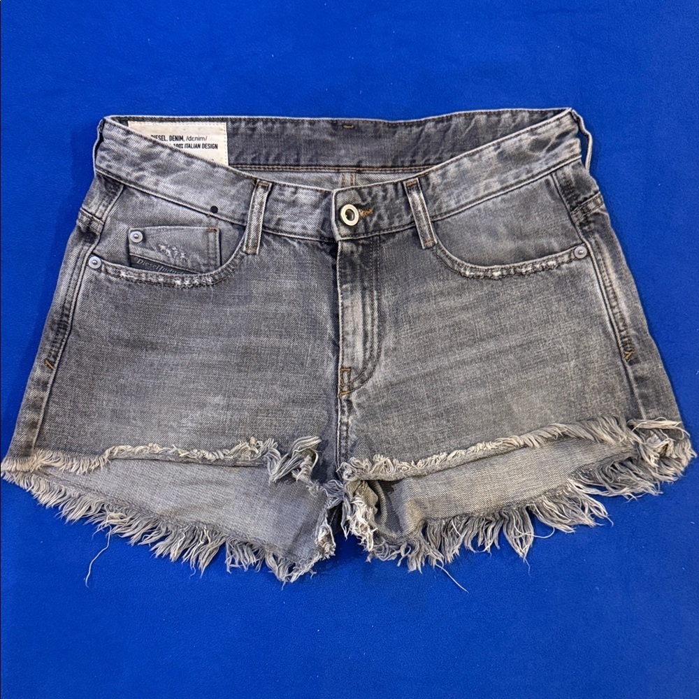 Diesel Women's Frayed Hem Jean Shorts - Gray size 27